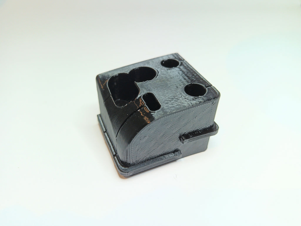 Outboard control cable grommet (engine side)