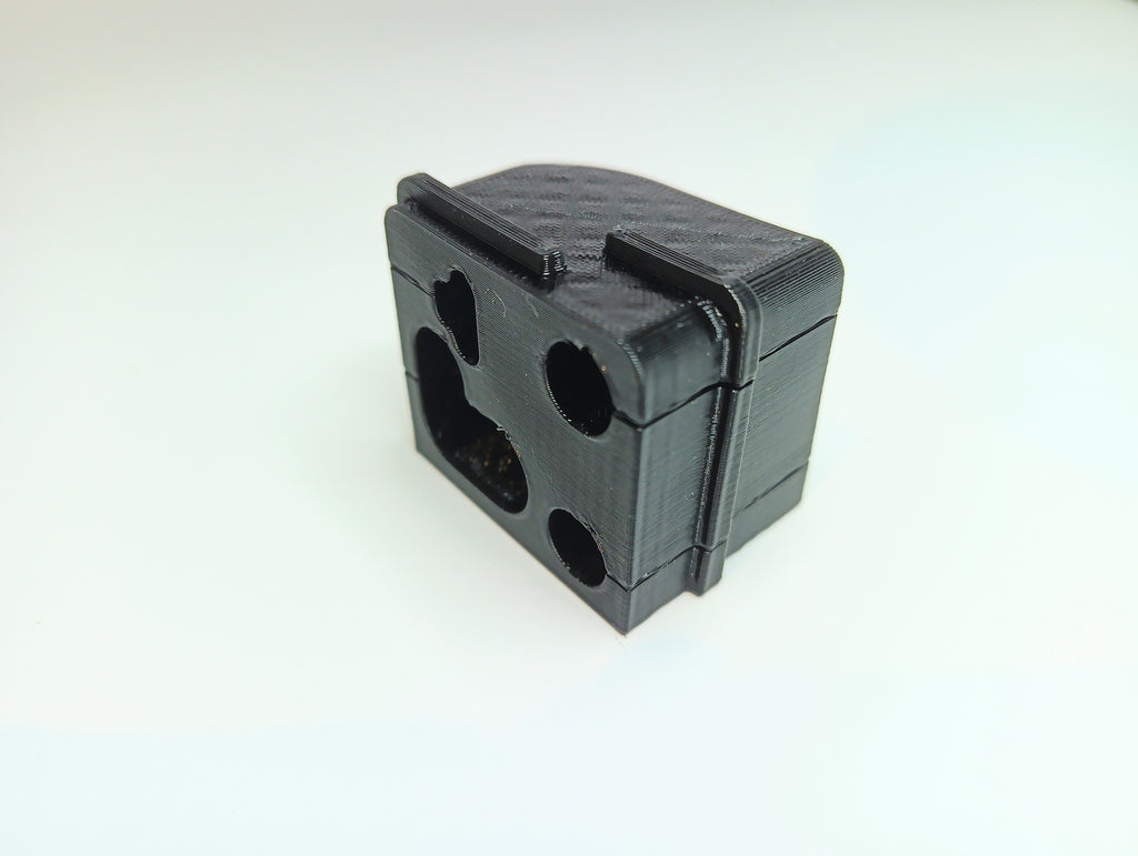 Outboard control cable grommet (engine side)